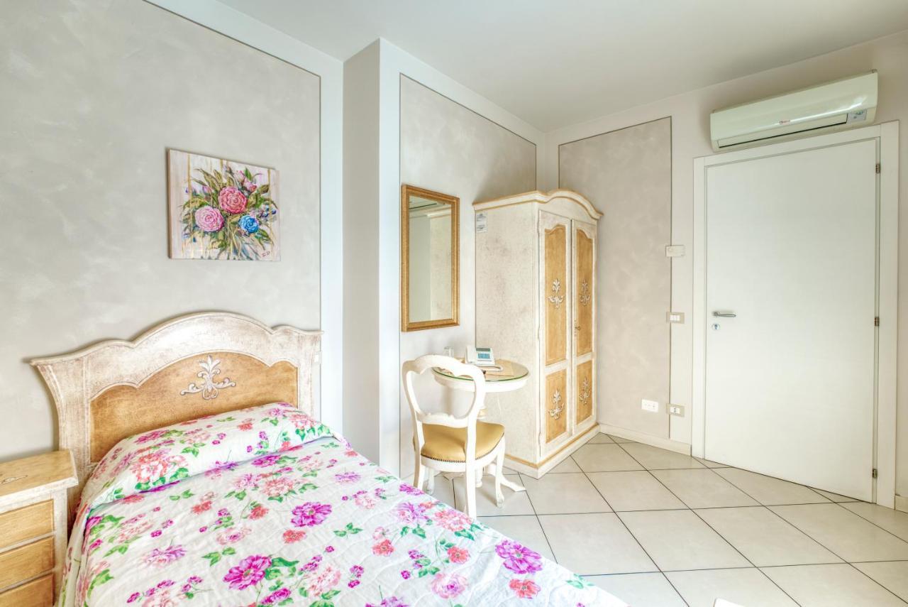 Villa Liberty Boario Terme Exterior foto
